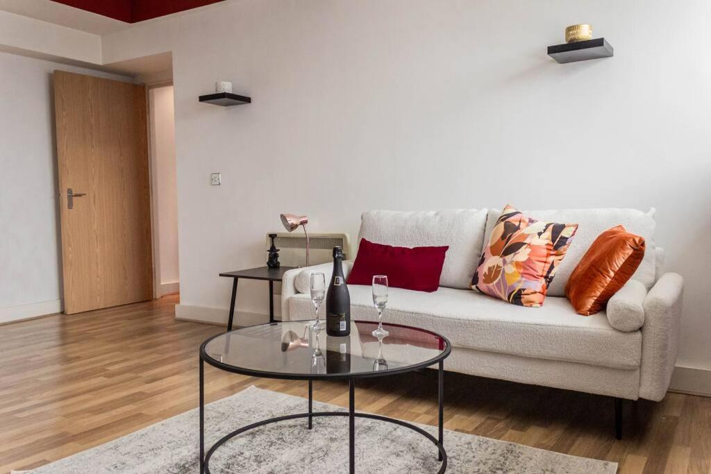 Cozy And Modern 2-bed *