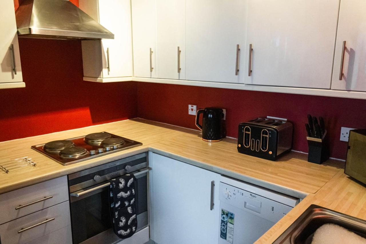Cozy And Modern 2-bed Apartment Swansea