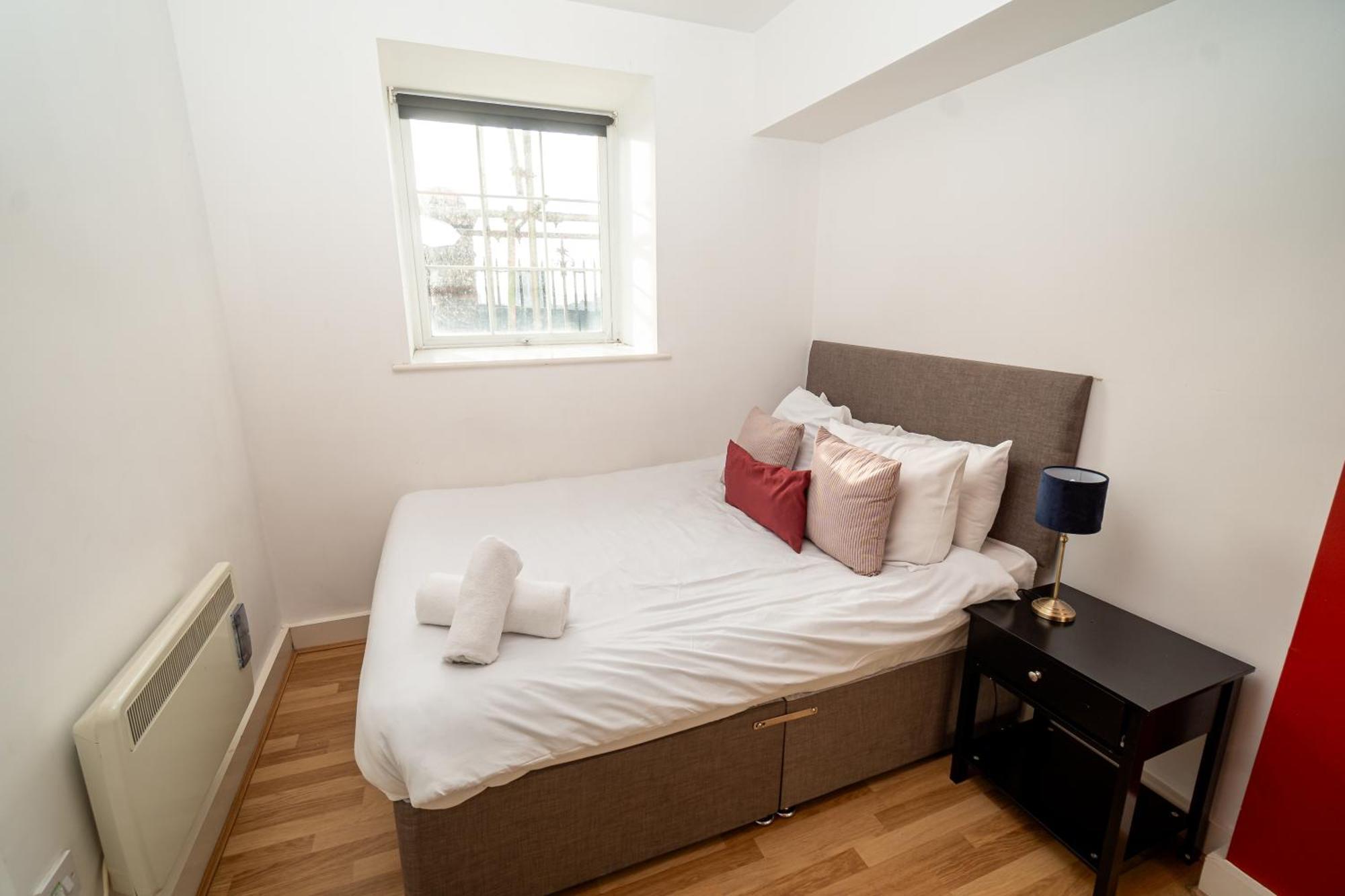 Cozy And Modern 2-bed Apartment Swansea