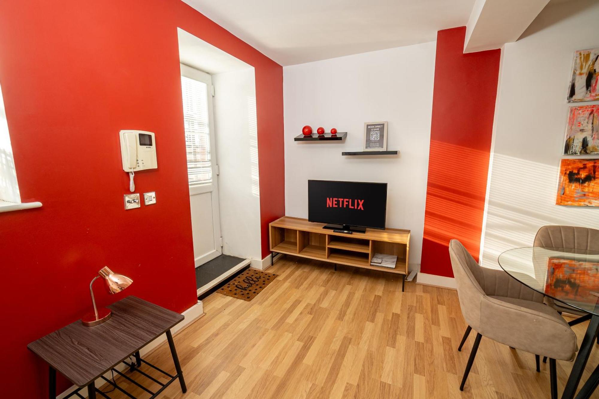 Cozy And Modern 2-bed Swansea
